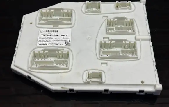 Mercedes-Benz Sprinter W907 W910 SAM control unit A9079008211 A9079013903 A4479024617