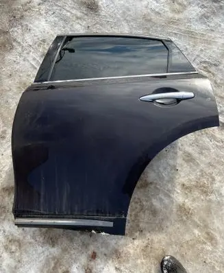 Infiniti FX Rear door 
