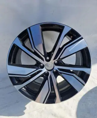 Volvo XC40 R20 alloy rim 