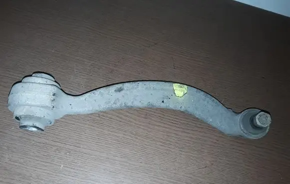 Mercedes-Benz C W204 Front lower control arm/wishbone 2043330414 20426