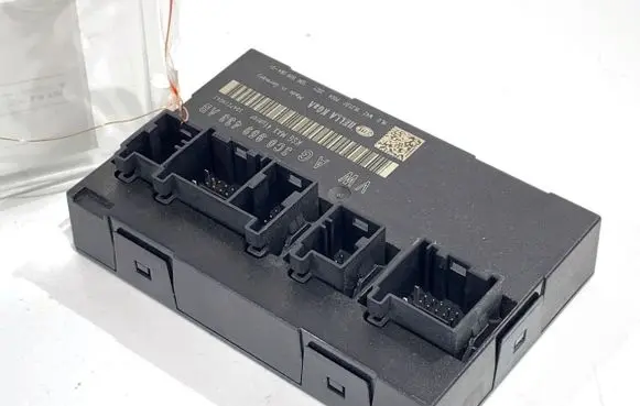Volkswagen PASSAT B6 Central body control module 3C0959433AB