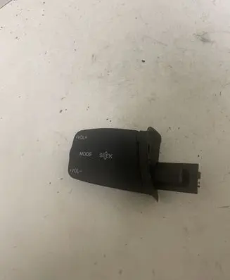 Ford C-MAX I Steering wheel buttons/switches 758709