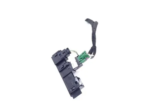 Volkswagen Tiguan USB socket connector 5Q0035726E