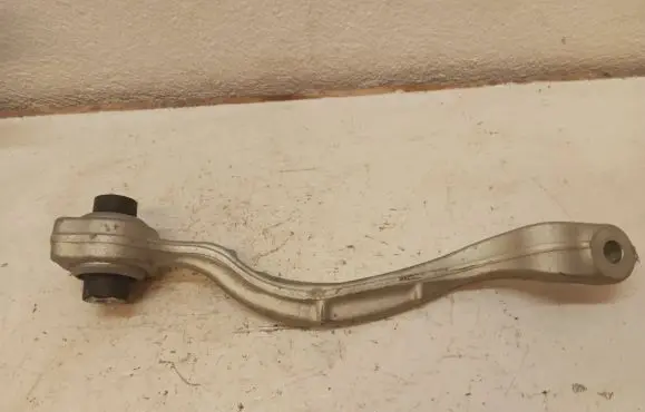 Mercedes-Benz CLS C218 X218 Front lower control arm/wishbone 04923