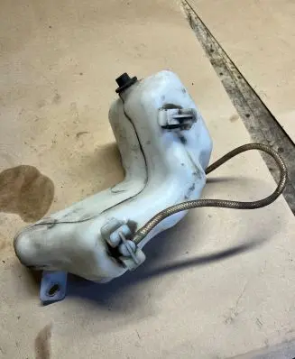 Mercedes-Benz E W211 Windshield washer fluid reservoir/tank 2118602160