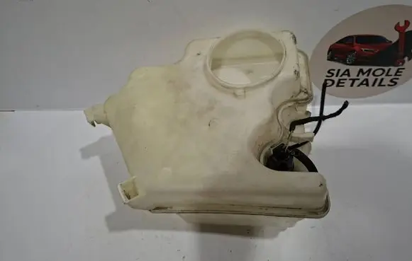 Mercedes-Benz B W245 Windshield washer fluid reservoir/tank 1698690220 169869020