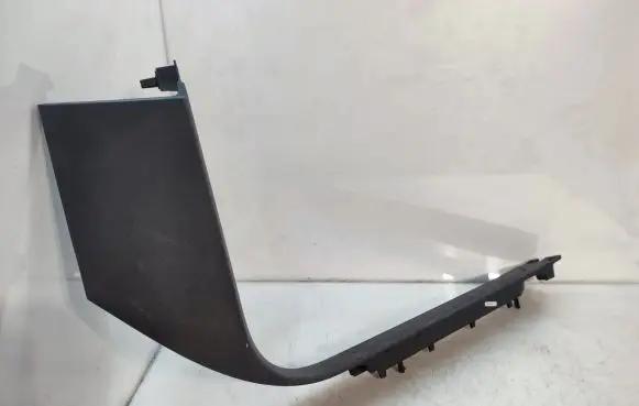 Foot area side trim
