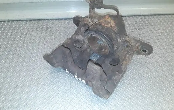 Volkswagen Transporter - Caravelle T4 Front brake caliper 