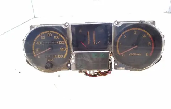 Mitsubishi Pajero Speedometer (instrument cluster) MB716922 69326370
