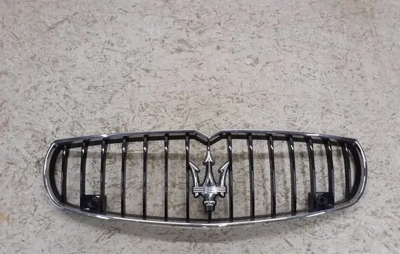 Maserati Quattroporte Front bumper upper radiator grill