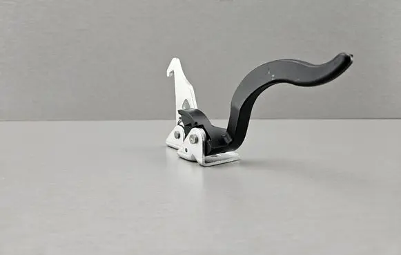 BMW X5 E53 Engine bonnet/hood lock/latch loop/hook 8402552 51238402552