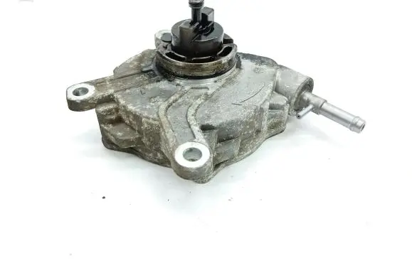 Toyota RAV 4 (XA30) Vacuum pump