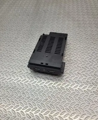 USB socket connector