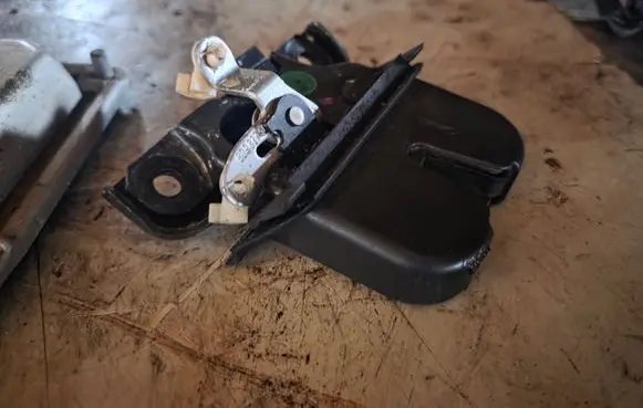 Audi A3 S3 8L Tailgate/trunk/boot lock/catch/latch