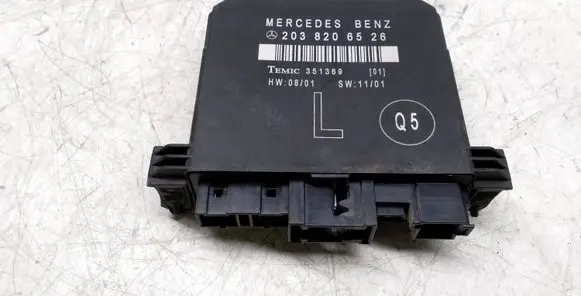 Mercedes-Benz C W203 Door control unit/module 2038206526 351369