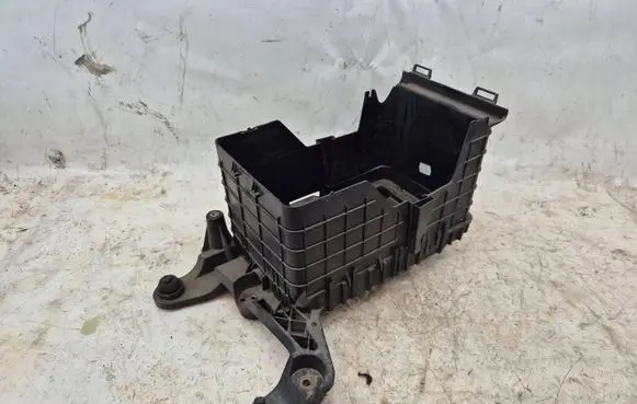 Volkswagen Golf VI Battery tray 1K0915333