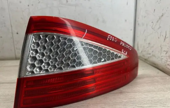 Ford Mondeo MK IV Rear/tail lights 7S7113404A