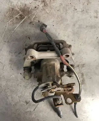Volkswagen Caddy Rear brake caliper W08471