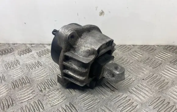 BMW 5 F10 F11 Engine mount bracket 6777371 22116777371