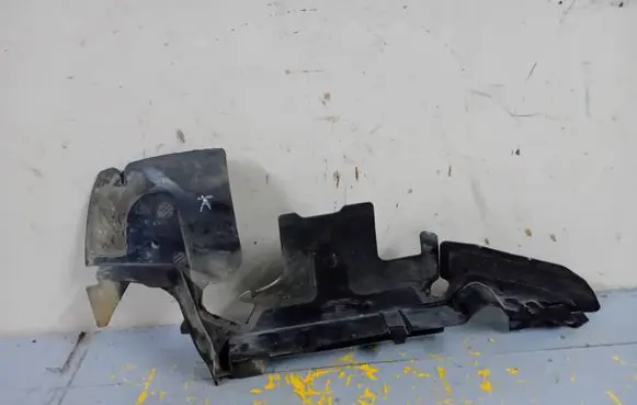 Audi A6 S6 C6 4F Intercooler air guide/duct channel 4F0121283