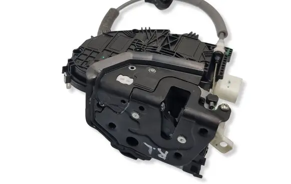 Audi A4 S4 B9 8W Rear door lock 4G0839015N