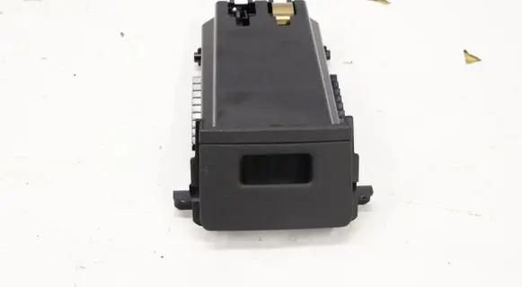 Volkswagen Touran III Other center console (tunnel) element 5TA861801