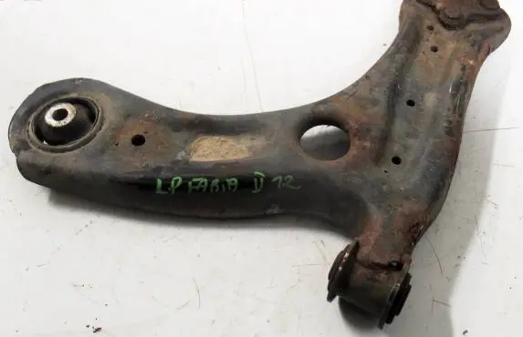 Skoda Fabia Mk2 (5J) Front lower control arm/wishbone 6R0407151E