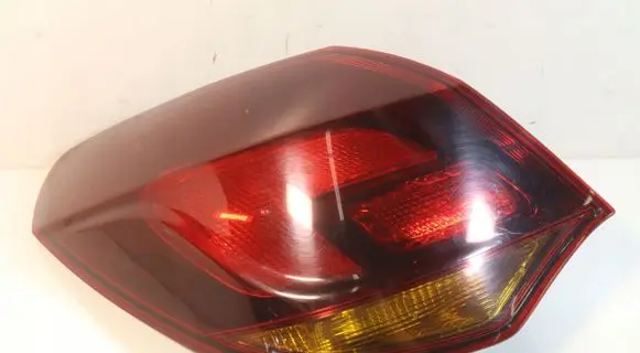 Opel Astra J Rear/tail lights E245027
