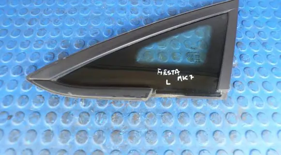Ford Fiesta Front triangle window/glass CART96SZYBKA