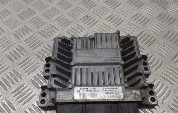 Renault Scenic II - Grand scenic II Engine control unit/module ECU 8200565863