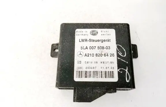 Mercedes-Benz E W210 Light module LCM a2108206426 5la007508-03