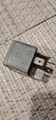 Audi A4 S4 B5 8D Other relay 8D0951253