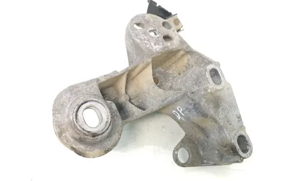 Volkswagen PASSAT B5.5 Engine mounting bracket 8E0199352F