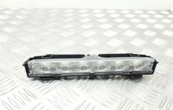 Volkswagen Jetta VI Third/center stoplight 3E0176369