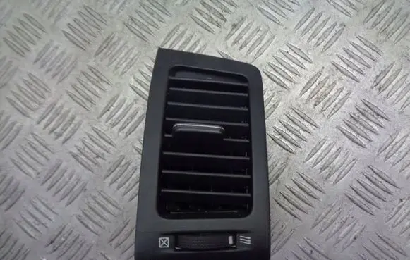 Toyota Corolla E120 E130 Rear air vent grill 