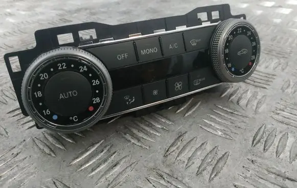 Mercedes-Benz C W204 Interior fan control switch 2048300590 A2C53290179