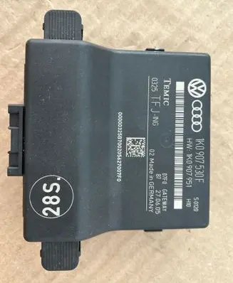 Volkswagen Golf V Gateway control module 1K0907530E 1K0907951