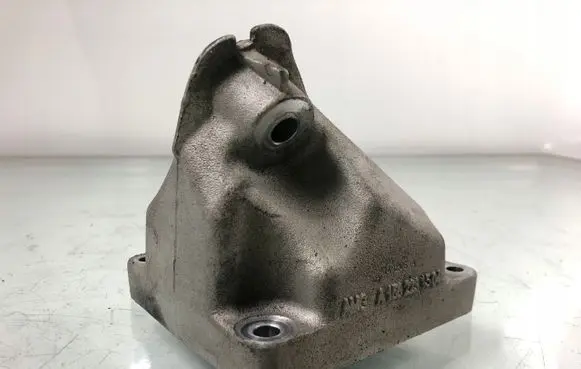 Mercedes-Benz CLS AMG C219 Engine mount bracket a1562231504