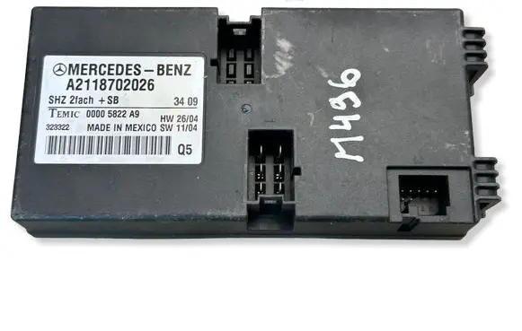 Mercedes-Benz CLS C219 Seat control module A2118702026 323322 00005822A9