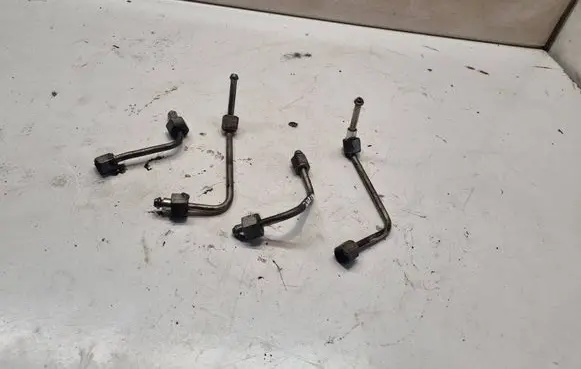Opel Zafira B Fuel injector supply line/pipe 