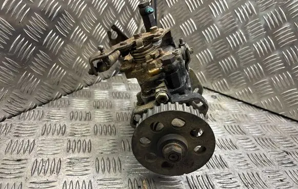 Volkswagen Transporter - Caravelle T4 Fuel injection high pressure pump 074130107L