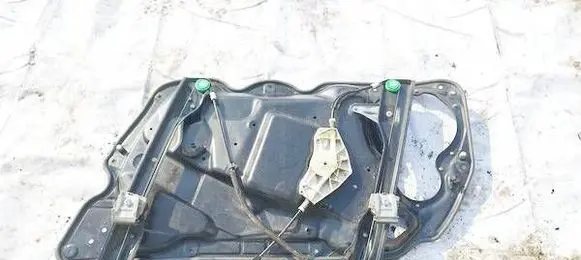 Volkswagen PASSAT B7 Sliding door window regulator with motor 3AA837755