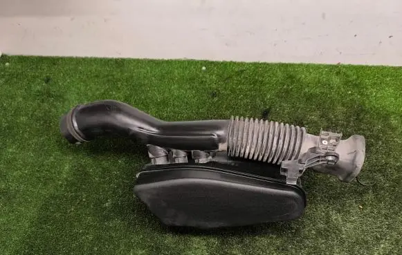 Toyota Prius (XW30) Intake resonator 1789337040