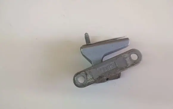 Mercedes-Benz B W245 Rear door lower hinge