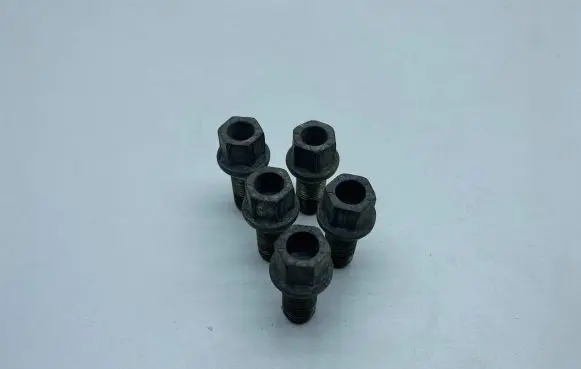 Volkswagen PASSAT CC Nuts/bolts 