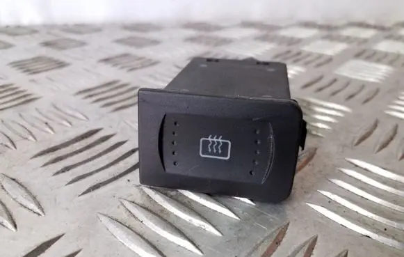 Volkswagen Golf IV Windscreen/window heater switch