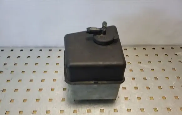 Hyundai Terracan Coolant expansion tank/reservoir cap 