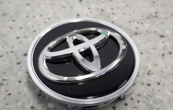 Toyota Avensis T250 Original wheel cap 