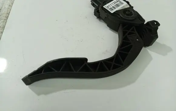 Audi A6 S6 C6 4F Accelerator throttle pedal 8K1723523