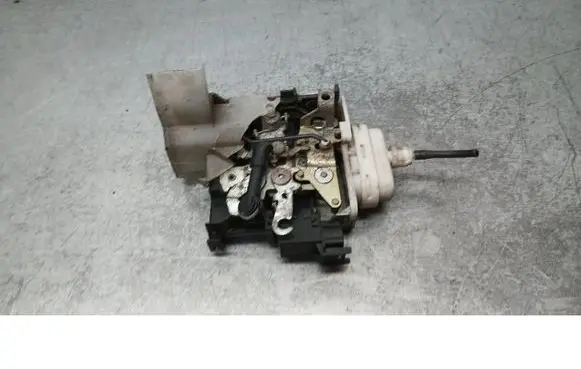 Audi A3 S3 8L Front door lock 